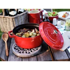 Staub Gietijzeren Braadpan 26 Cm / 5,25 L, Rond, Kersenrood 13 Staub Gietijzeren Braadpan 26 Cm / 5,25 L, Rond, Kersenrood -Heet Kook Verkoop 000017190