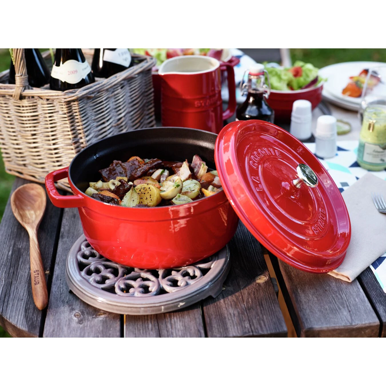 Staub Gietijzeren Braadpan 26 Cm / 5,25 L, Rond, Kersenrood 8 Staub Gietijzeren Braadpan 26 Cm / 5,25 L, Rond, Kersenrood - Afbeelding 6