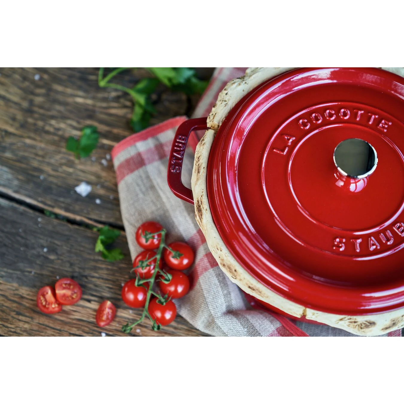 Staub Gietijzeren Braadpan 24 Cm / 3,8 L, Rond, Kersenrood 7 Staub Gietijzeren Braadpan 24 Cm / 3,8 L, Rond, Kersenrood - Afbeelding 5