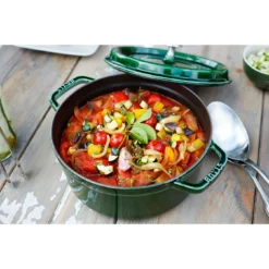 Staub Gietijzeren Braadpan 26 Cm / 5,25 L, Rond, Basilicum -Heet Kook Verkoop 750032316