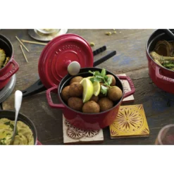 Staub Gietijzeren Braadpan 22 Cm / 2,5 L, Rond, Kersenrood -Heet Kook Verkoop 750032472